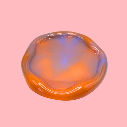 wavy plate 'jupiter in furs'